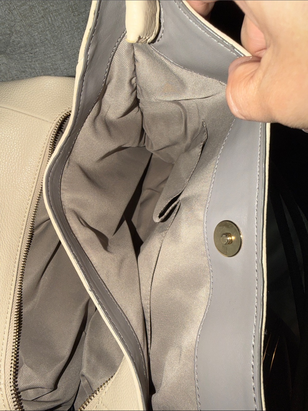 Vince Camuto Pebbled Beige Leather Knot-Handle Shoulder Bag - Picture 4 of 6